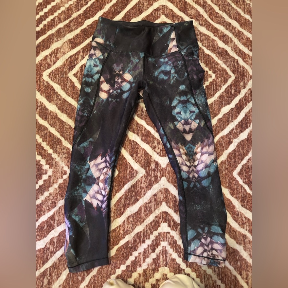 Calia By Carrie Underwood Women's Dark Lunar Floral Crop Ruched Leggings Small